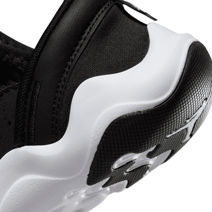Jordan 23/7 PS 'Black White' Angle 5