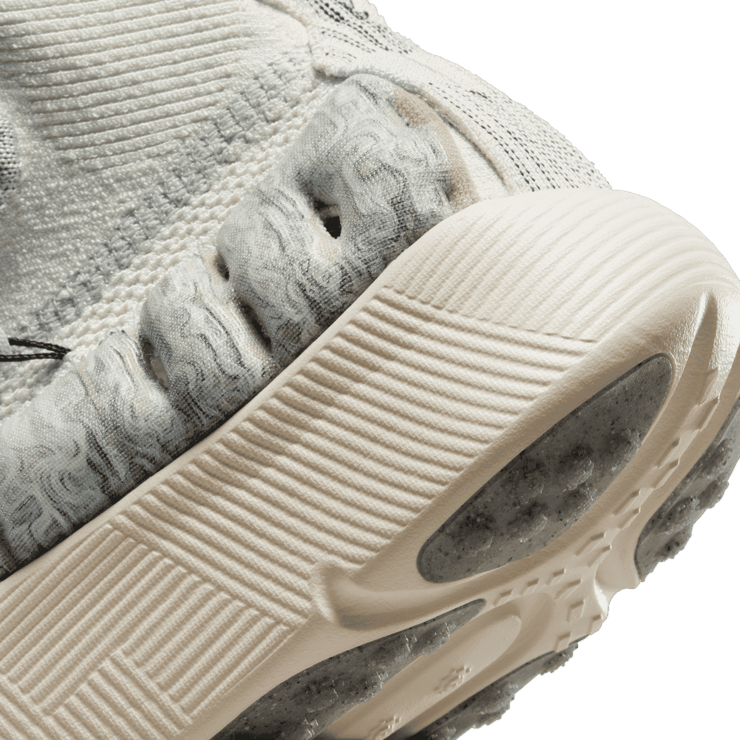 Nike ISPA Sense Flyknit Light Bone Angle 5