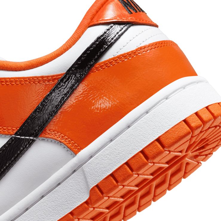 Nike Dunk Low Halloween (W) Angle 5