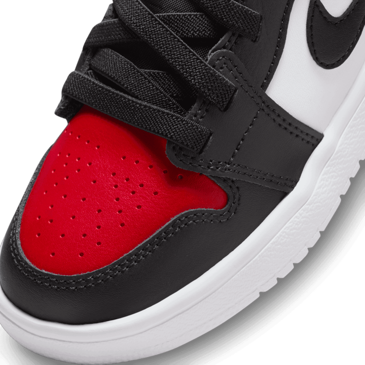 Air Jordan 1 Low ALT PS 'Bred Toe 2.0' Angle 4