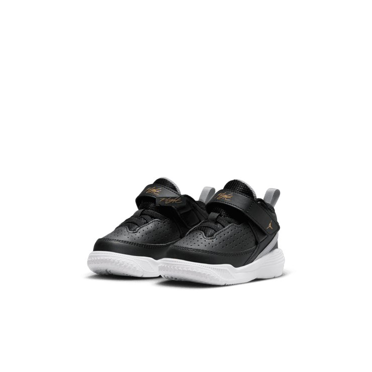 Jordan Max Aura 5 TD 'Black Metallic Gold' Angle 2