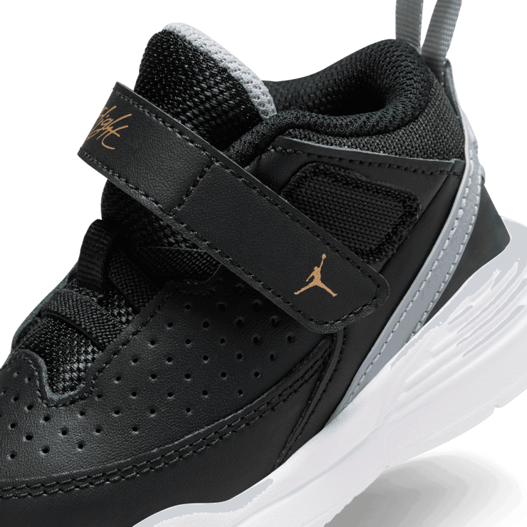 Jordan Max Aura 5 TD 'Black Metallic Gold' Angle 5