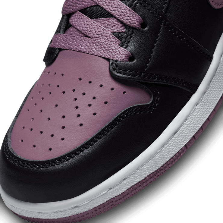 Air Jordan 1 Mid SE GS 'Black Sky J Mauve' Angle 4