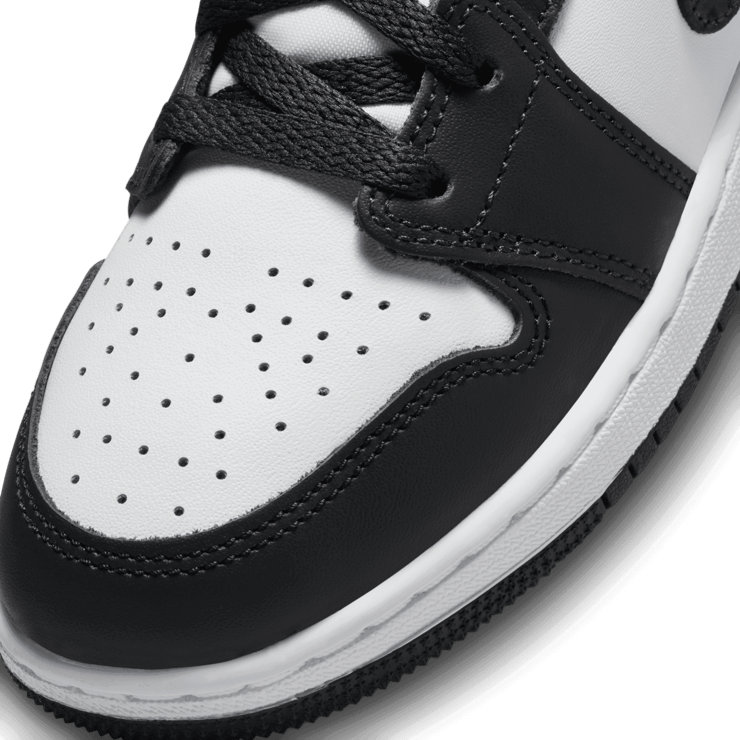 Air Jordan 1 Mid SE GS 'Panda Elephant' Angle 4