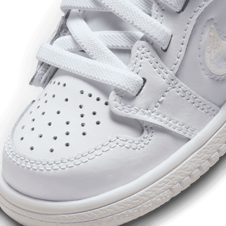Jordan 1 Low Alt SE Baby/Toddler Angle 4