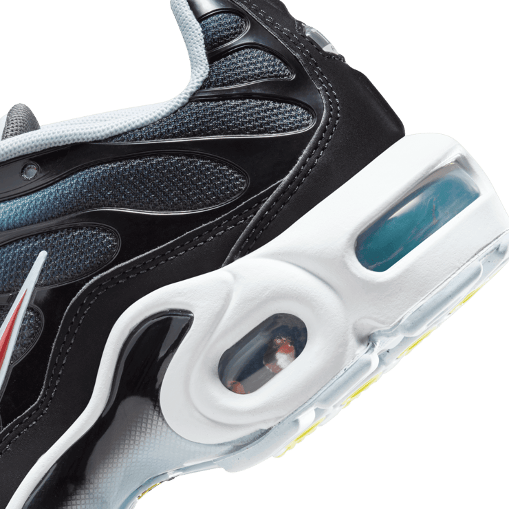 Nike Air Max Plus Big Kids' Angle 5