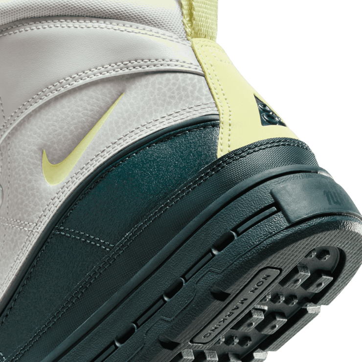 Nike Woodside 2 High ACG Big Kids' Boots Angle 5