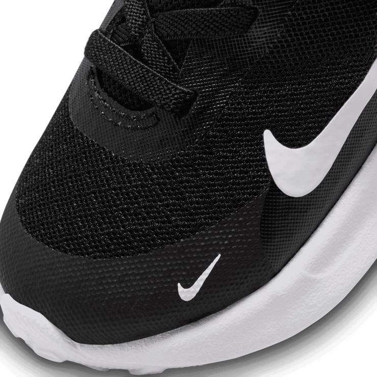 Nike Revolution 7 TD 'Black White' Angle 4