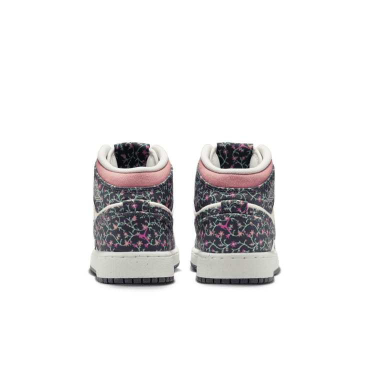 Air Jordan 1 Mid SE Big Kids' Angle 3