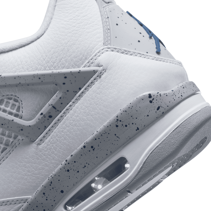 Air Jordan 4 Midnight Navy Angle 5