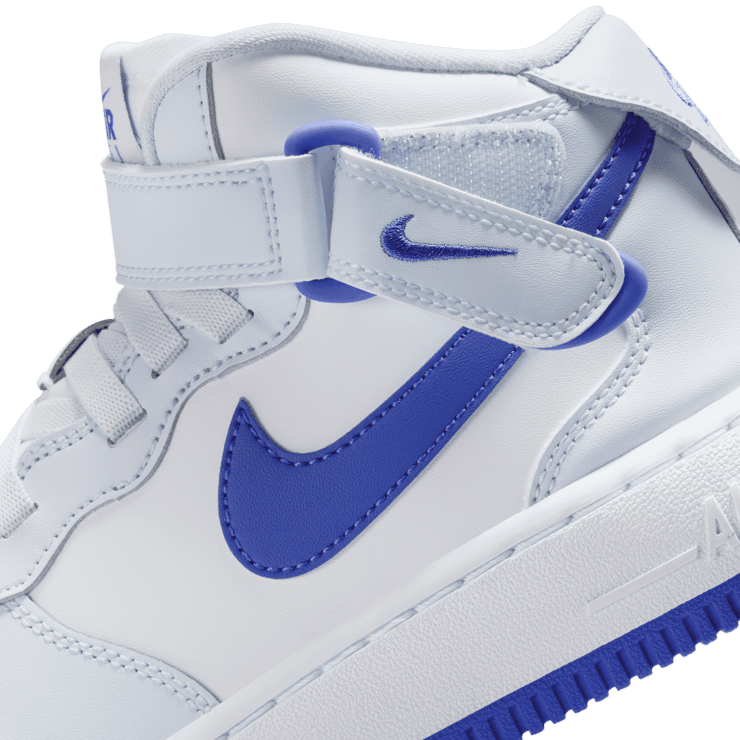 Nike Air Force 1 Mid EasyOn SE GS 'Football Grey Persian Violet' Angle 3