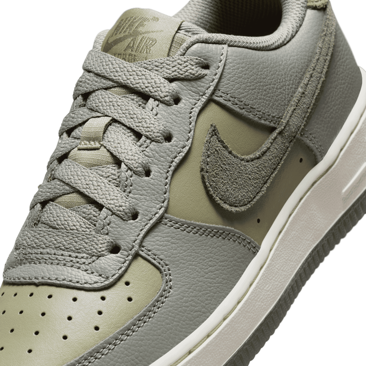 Nike Air Force 1 LV8 Big Kids' Angle 4