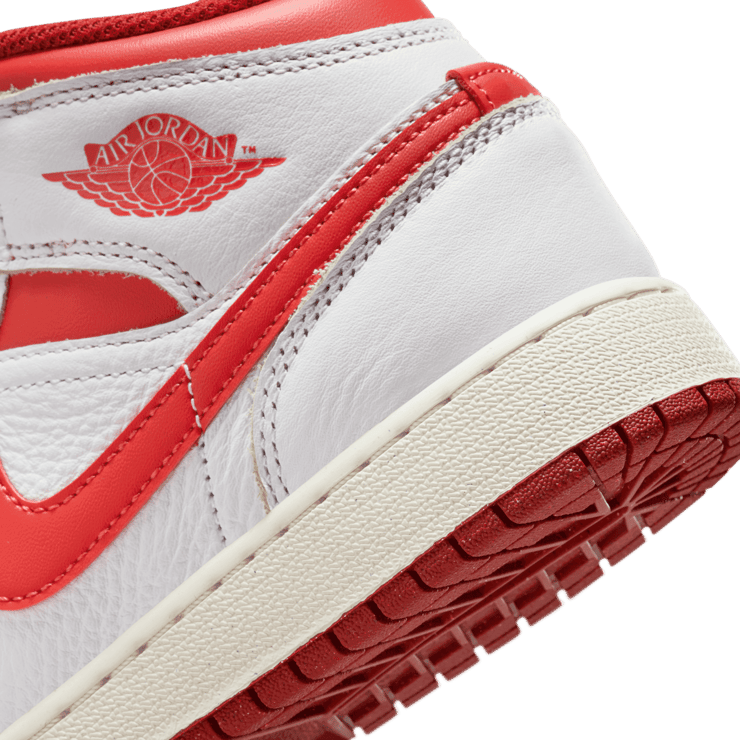 Air Jordan 1 Mid SE GS 'White Dune Red' Angle 5