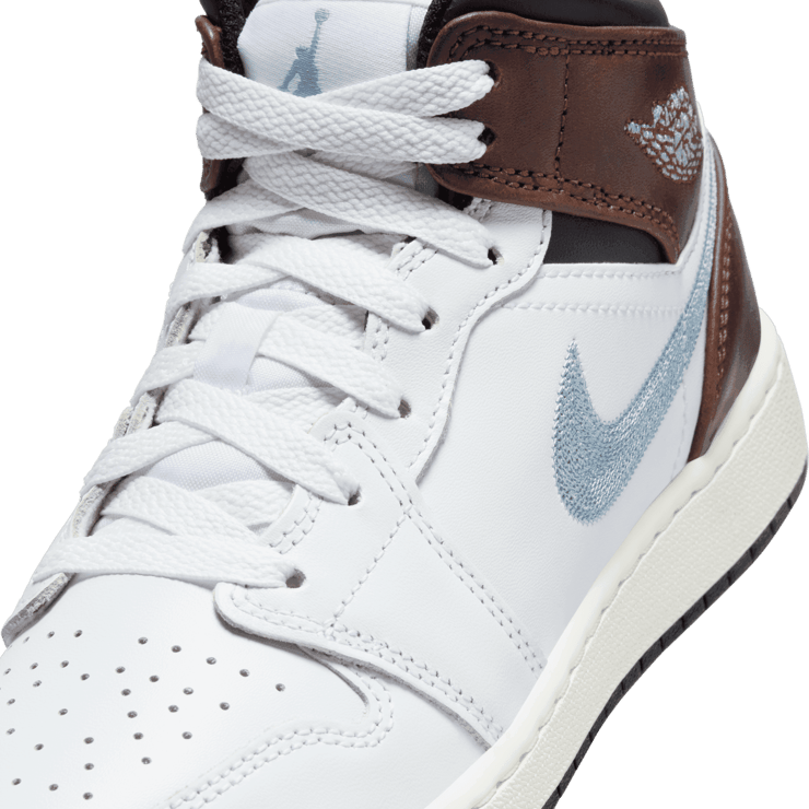 Air Jordan 1 Mid SE GS 'White Blue Grey' Angle 4