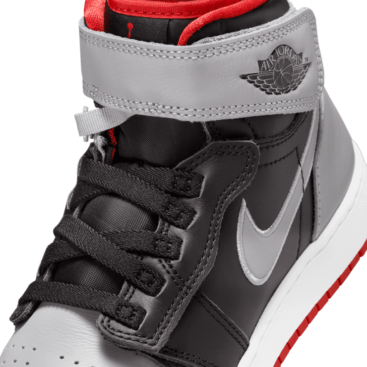 Air Jordan 1 Hi FlyEase Big Kids' Angle 4