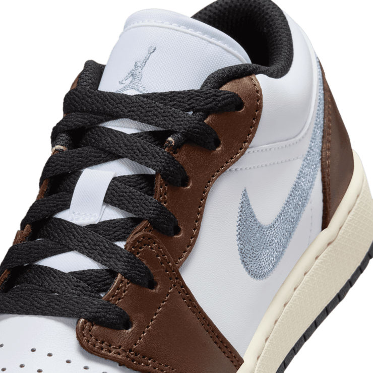 Air Jordan 1 Low SE GS 'Mocha Blue Grey' Angle 4