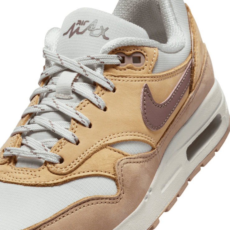 Nike Air Max 1 SE Big Kids' Angle 4