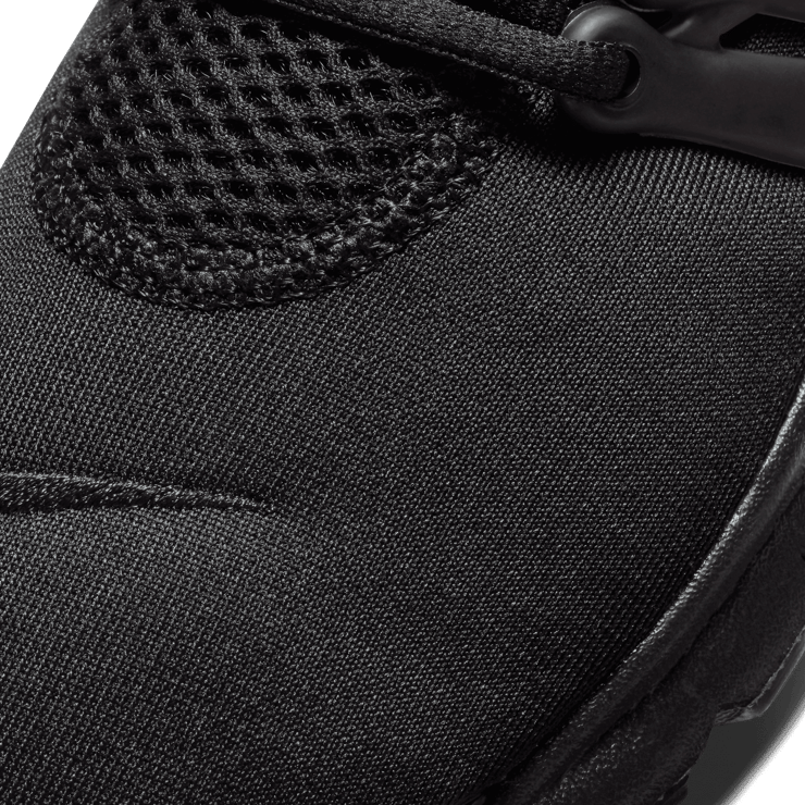 Nike Air Presto GS 'Triple Black' Angle 4