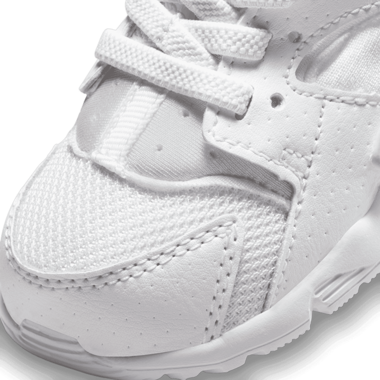 Nike Air Huarache Run TD 'White' Angle 4