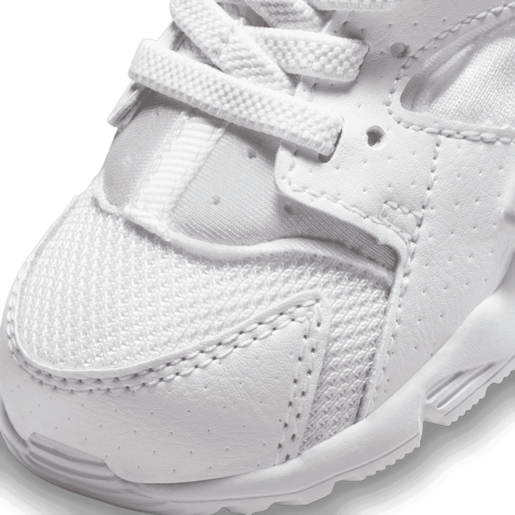 Nike Air Huarache Run TD 'White' Angle 4