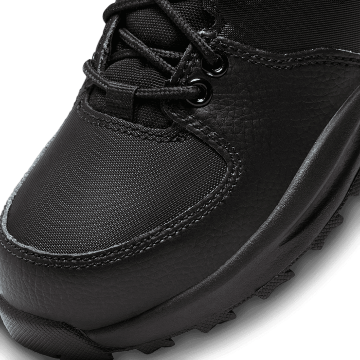 Nike Manoa Leather GS 'Triple Black' Angle 4