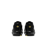 Nike Air Max Plus GS 'Triple Black' Angle 3