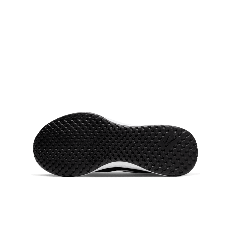 Nike Revolution 5 GS 'Black White' Angle 0