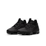 Nike Air VaporMax 2021 Flyknit GS 'Triple Black' Angle 1