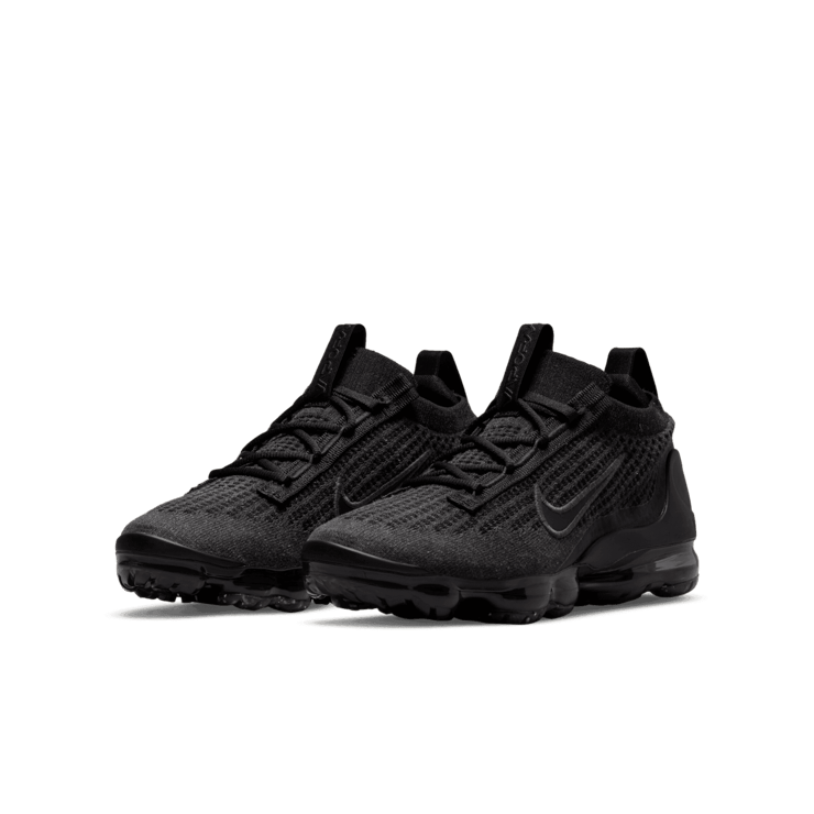 Nike Air VaporMax 2021 Flyknit GS 'Triple Black' Angle 1