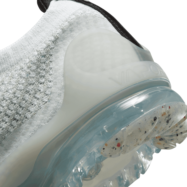 Nike Air VaporMax 2021 Flyknit GS 'White Metallic Silver' Angle 5