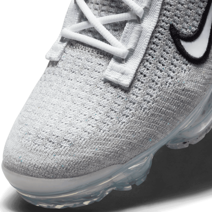 Nike Air VaporMax 2021 Flyknit GS 'White Metallic Silver' Angle 4