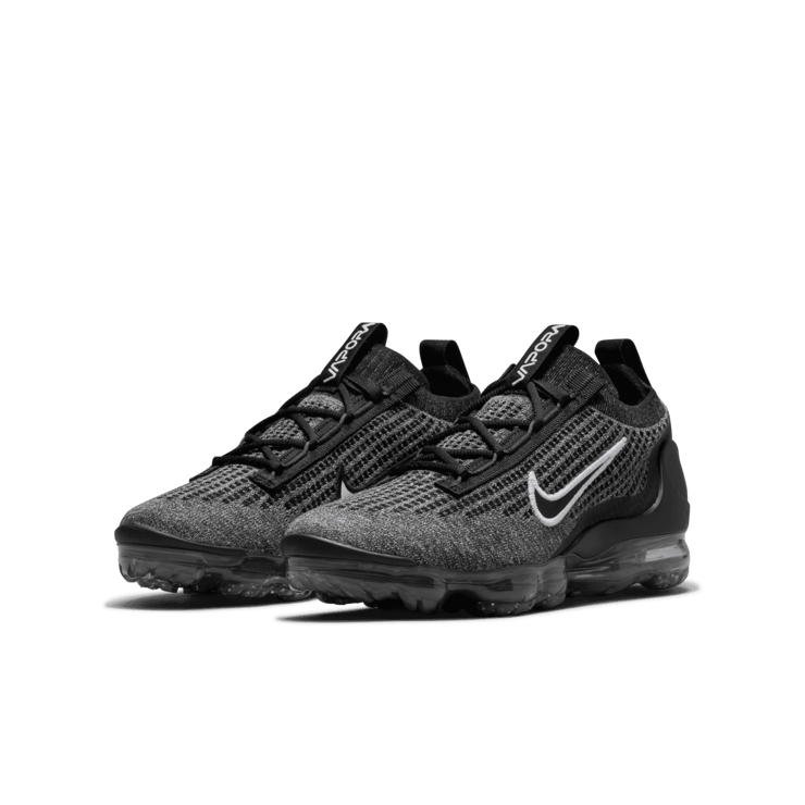 Nike Air VaporMax 2021 Flyknit GS 'Oreo' Angle 2