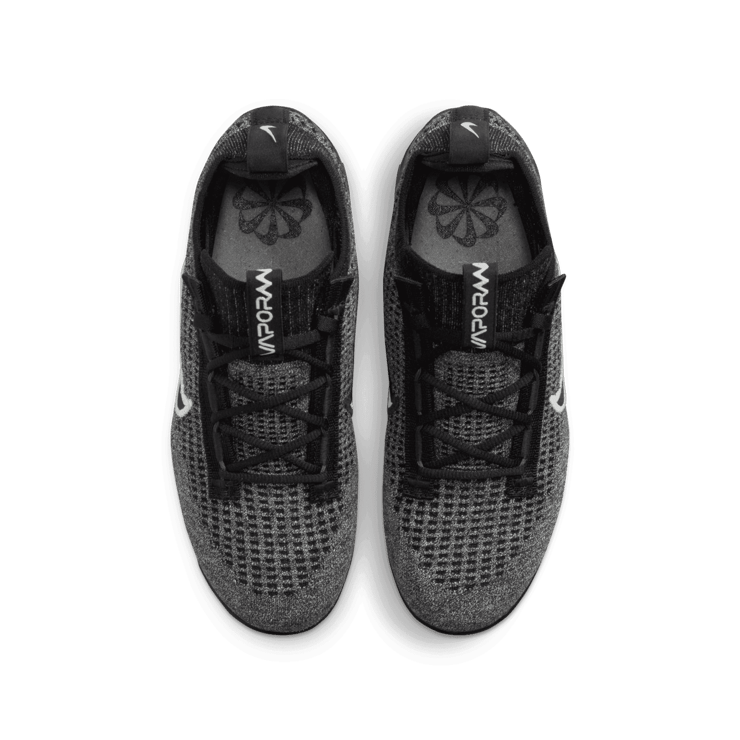 Nike Air VaporMax 2021 Flyknit GS 'Oreo' Angle 1