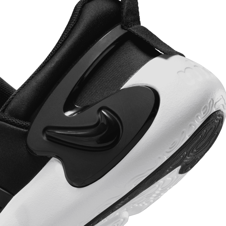 Nike Dynamo Go PS 'Black White' Angle 5