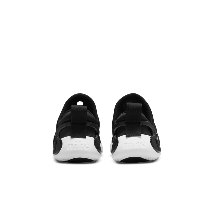 Nike Dynamo Go PS 'Black White' Angle 3