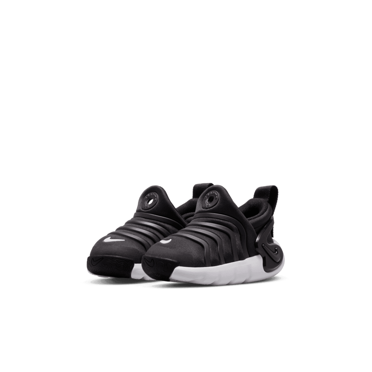 Nike Dynamo Go TD 'Black White' Angle 2