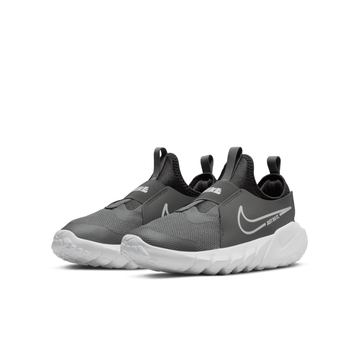 Nike Flex Runner 2 GS 'Flat Pewter' Angle 2