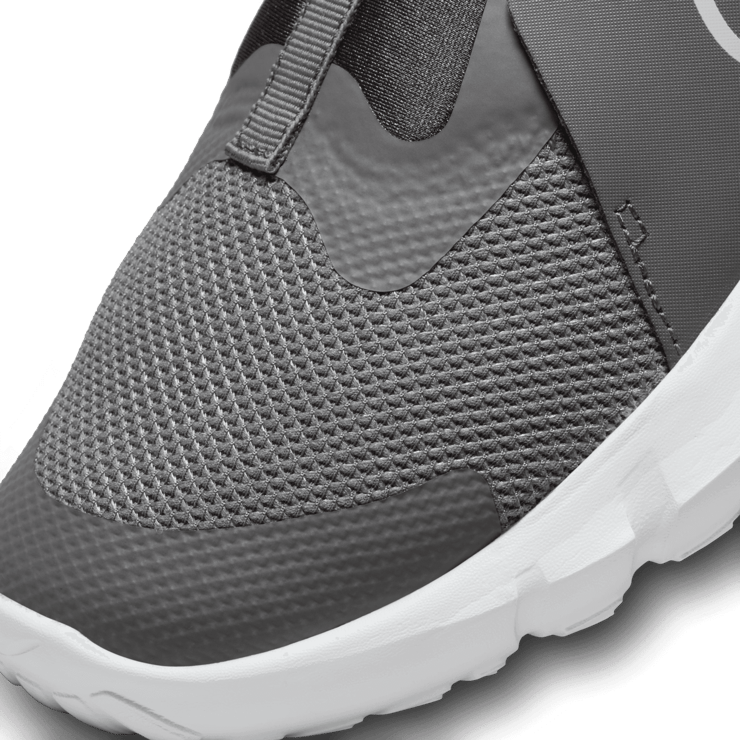 Nike Flex Runner 2 GS 'Flat Pewter' Angle 4
