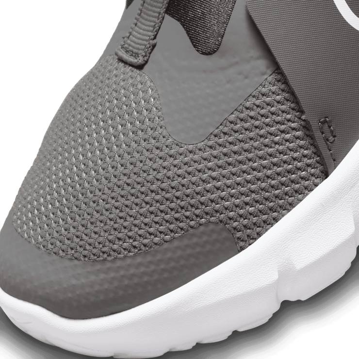 Nike Flex Runner 2 PS 'Flat Pewter' Angle 4