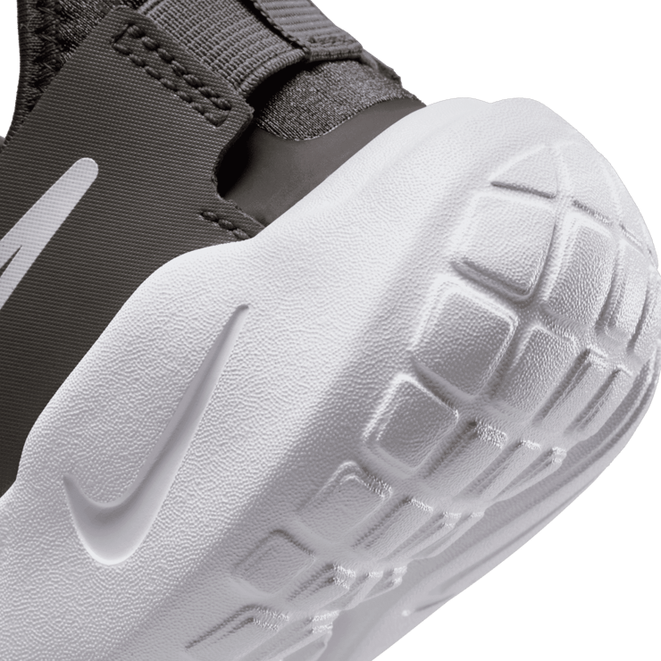 Nike Flex Runner 2 PS 'Flat Pewter' Angle 5