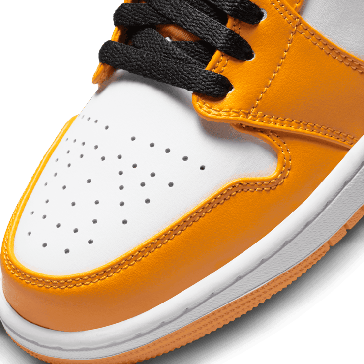 Jordan 1 Low Taxi Angle 4