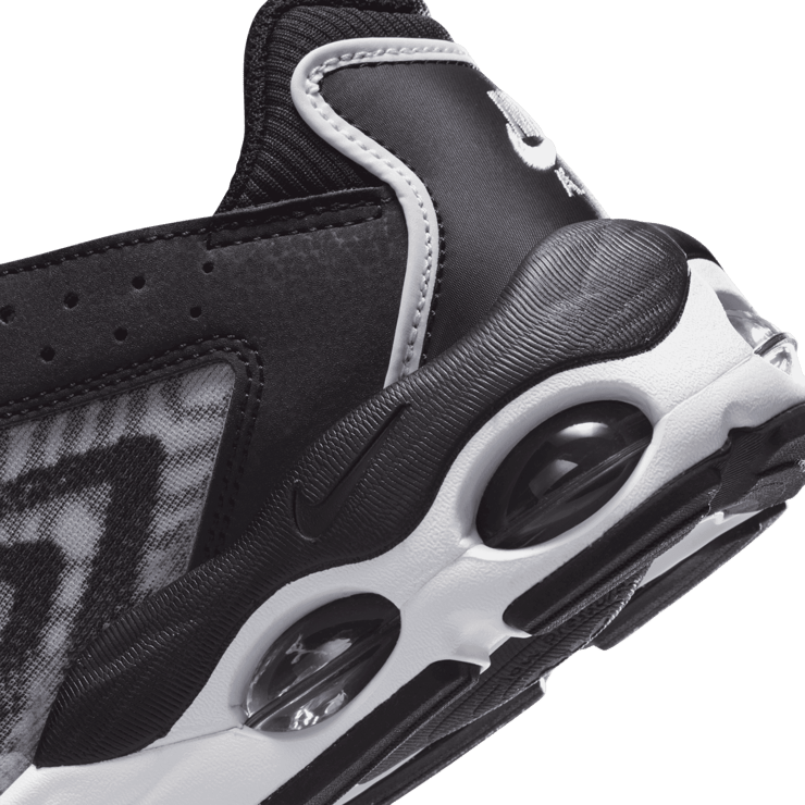 Nike Air Max TW GS 'Black White' Angle 5