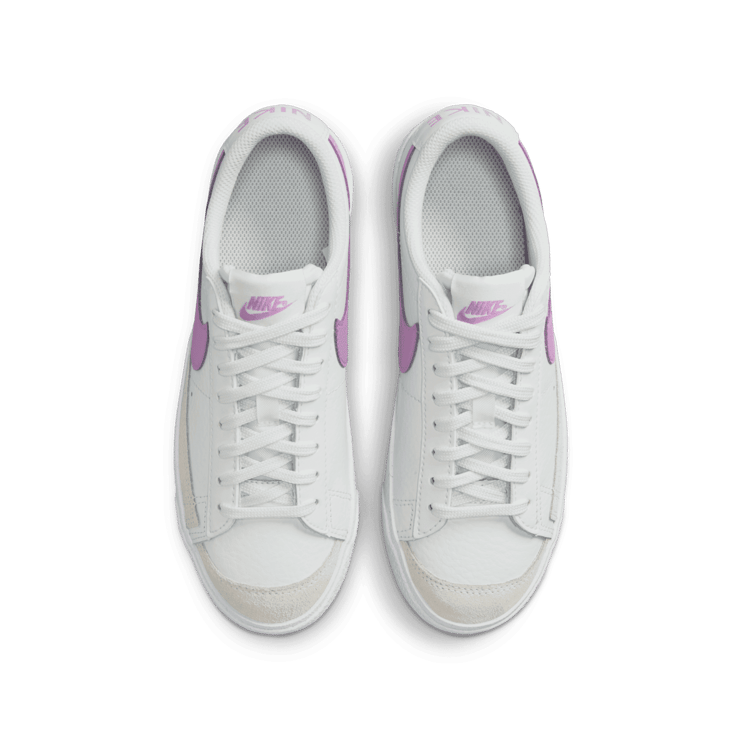 Nike Blazer Low '77 Vintage GS 'White Rush Fuchsia' Angle 1