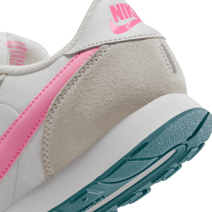 Nike MD Valiant GS 'White Pink Spell' Angle 5