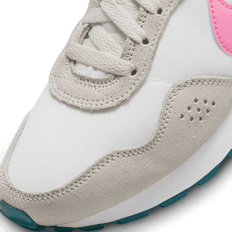 Nike MD Valiant GS 'White Pink Spell' Angle 4