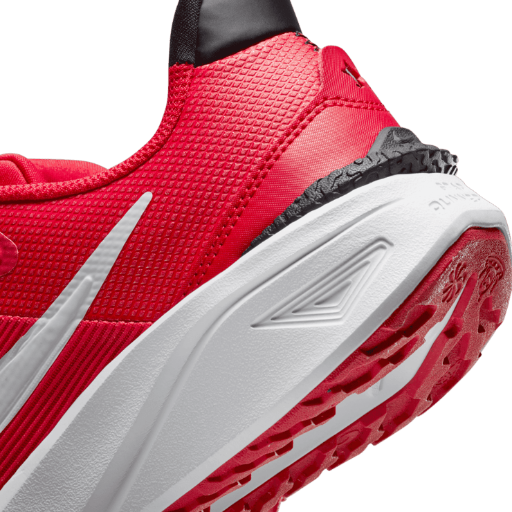 Nike Star Runner 4 GS 'University Red' Angle 3