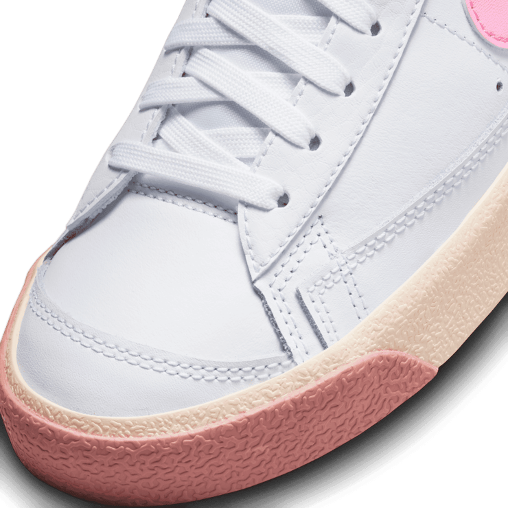 Nike Blazer Mid '77 GS 'White Pink Spell' Angle 3