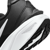 Nike Star Runner 4 GS 'Black White' Angle 3