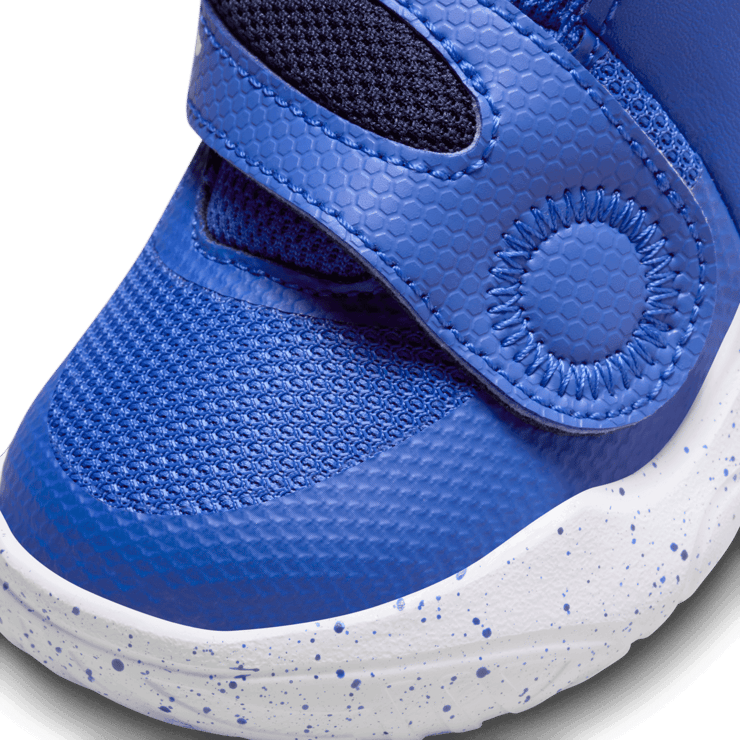 Nike Team Hustle D11 TD 'Hyper Royal' Angle 4