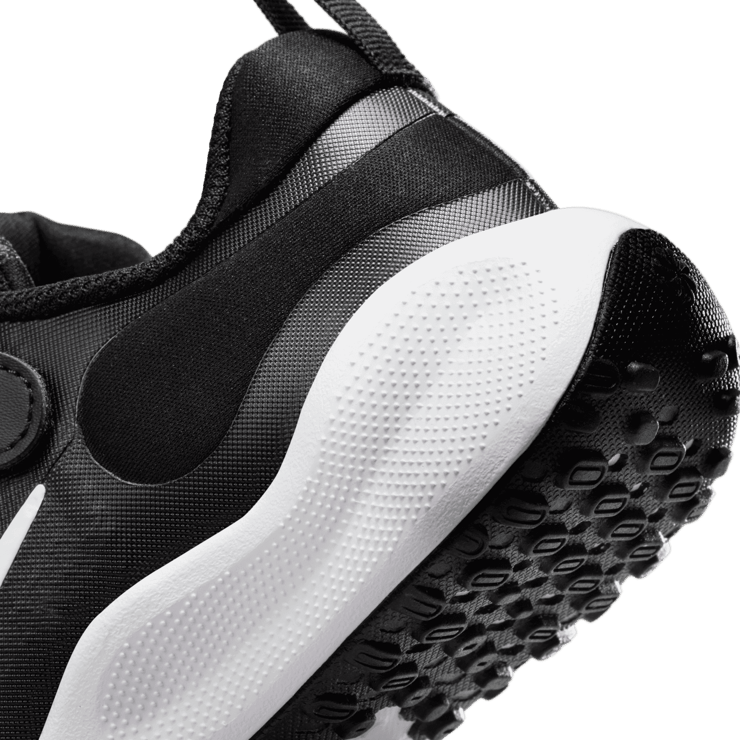 Nike Revolution 7 PS 'Black White' Angle 5
